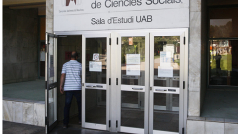 Entrada de la Sala d'Estudi UAB